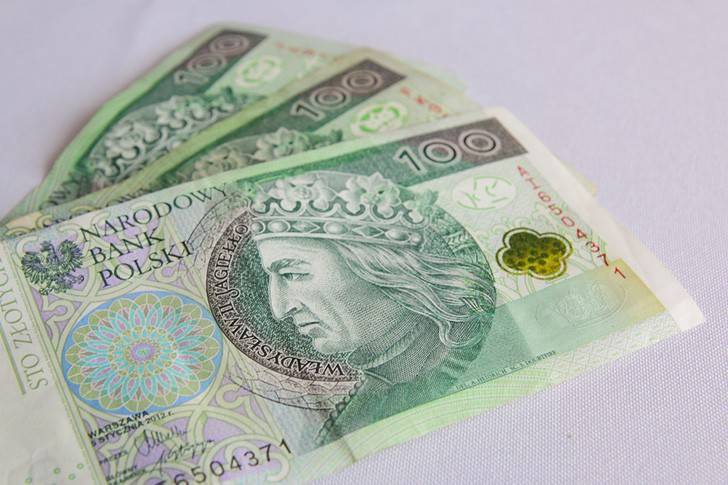Podrabiał banknoty, grozi mu 25 lat więzienia