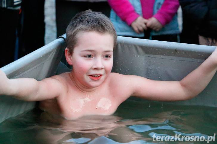 Pierwsze Krośnieńskie Morsowanie na Rynku [wideo]