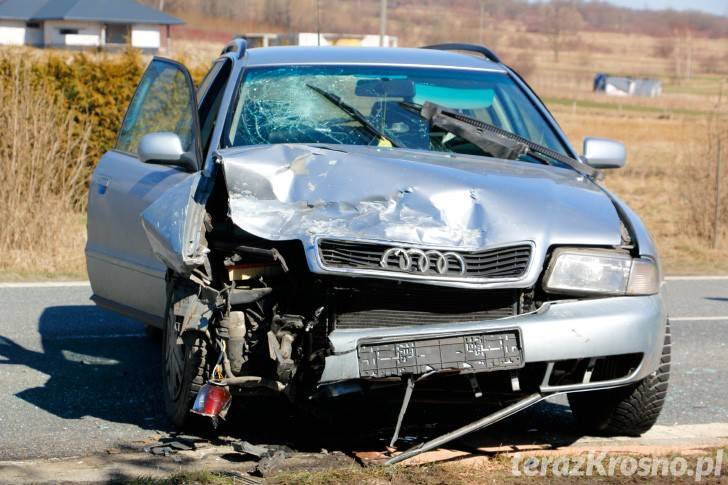 Zderzenie dwóch samochodów w Teodorówce