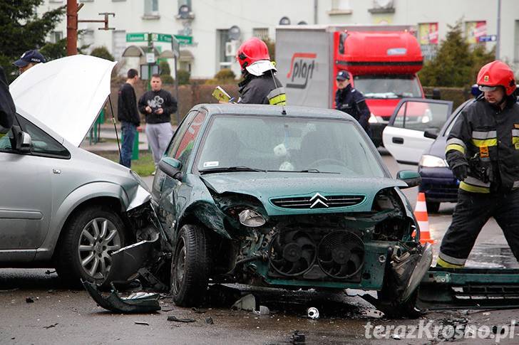 Zderzenie dwóch samochodów w Jedliczu