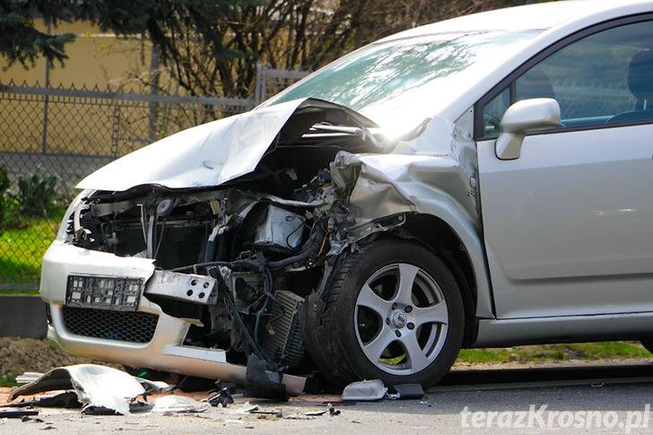 Kolizja w Potoku. Trzy samochody rozbite