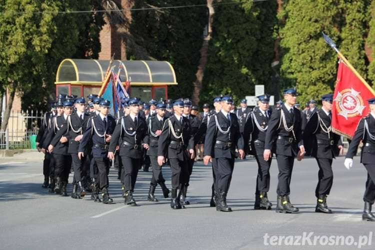 Krościenko Wyżne: Nowy Dom Strażaka i samochód