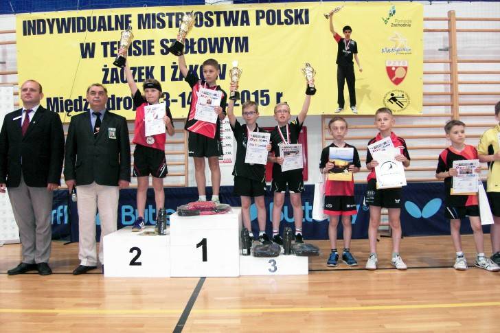 Srebro i brąz w Mistrzostwach Polski tenisistów stołowych UKS TKKF MOSiR Dukla