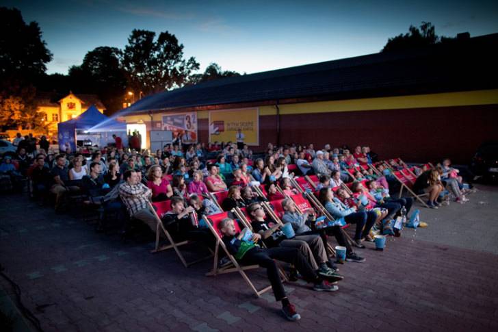 Kino z Biedronką. W Krośnie Seksmisja