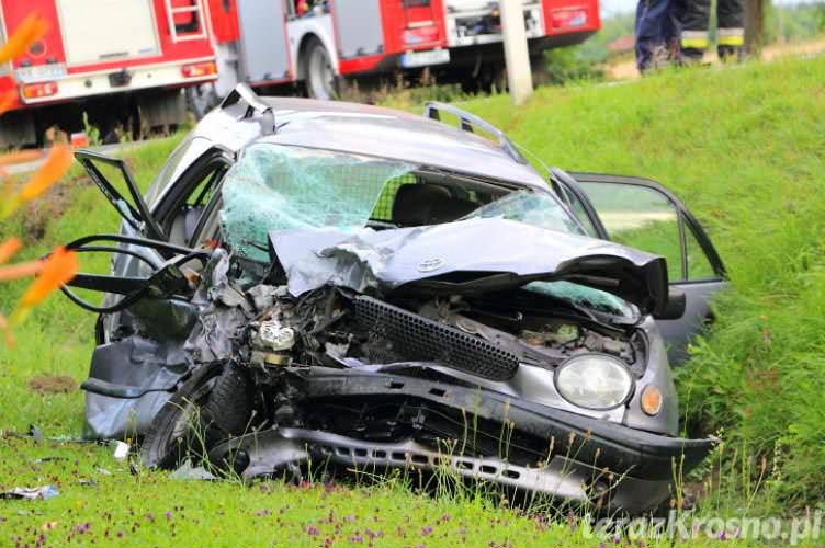 Wypadek w Jaszczwi. Cztery osoby w szpitalu