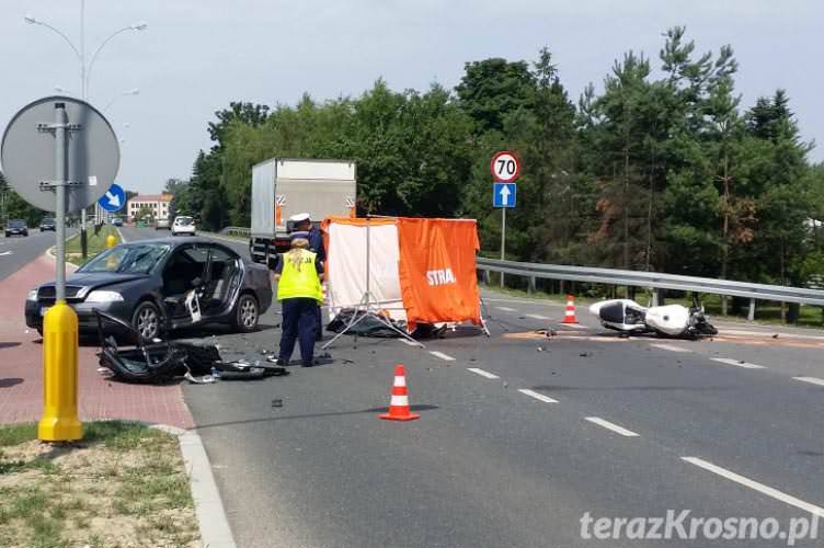 Tragiczny wypadek w Krośnie. Nie żyje motocyklista