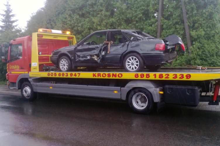 Wypadek w Iskrzyni. Naczepa zjechała na drugi pas jezdni