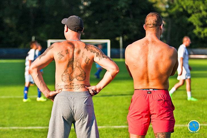 Kibice vs Piłkarze Karpat Krosno