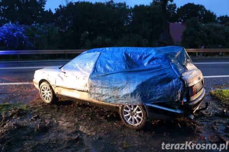 Audi wypadło z drogi w Zboiskach