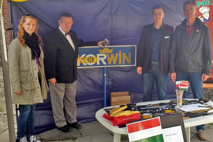 Nie chcą imigrantów. Zbierali podpisy poparcia dla Viktora Orbana