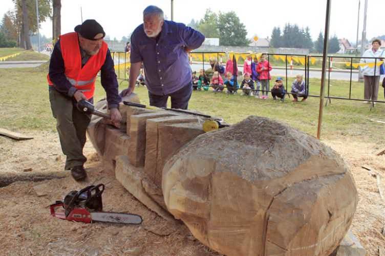 Plener rzeźbiarski w Korczynie