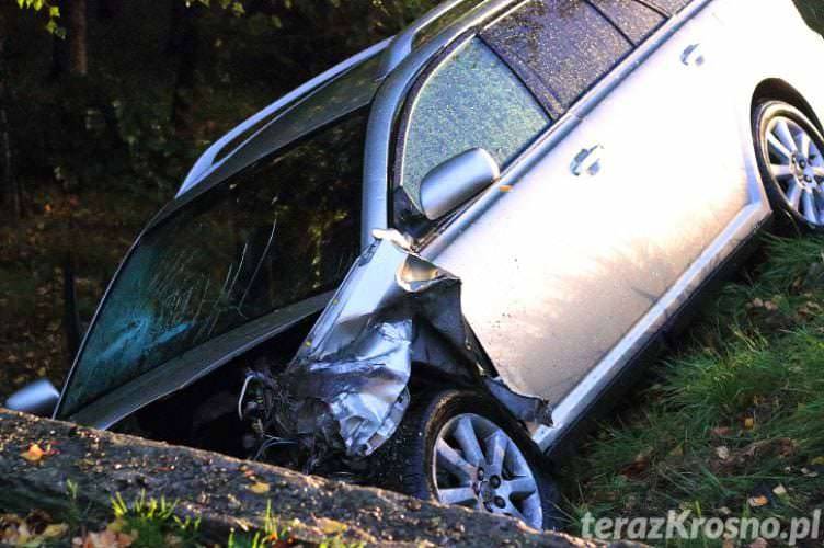 Zderzenie dwóch samochodów w Klimkówce. Trzy osoby w szpitalu