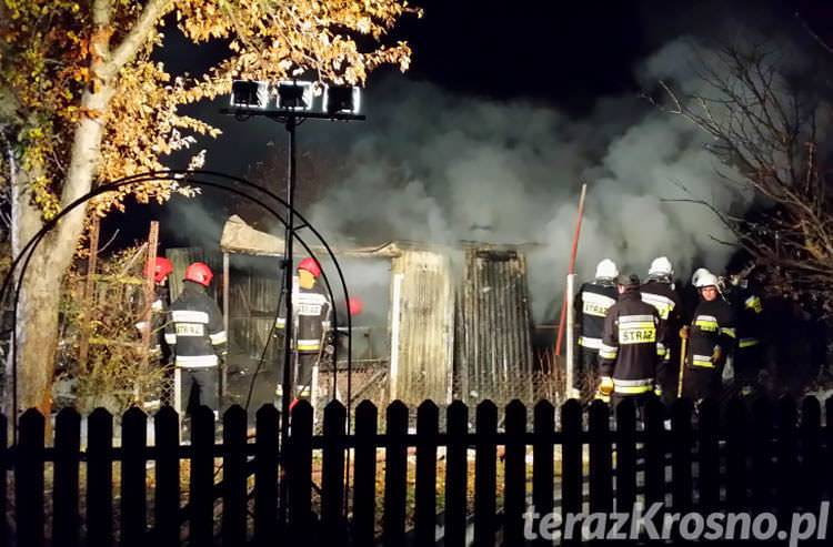 Tragiczny pożar w Krośnie. Mężczyzna spłonął w altanie