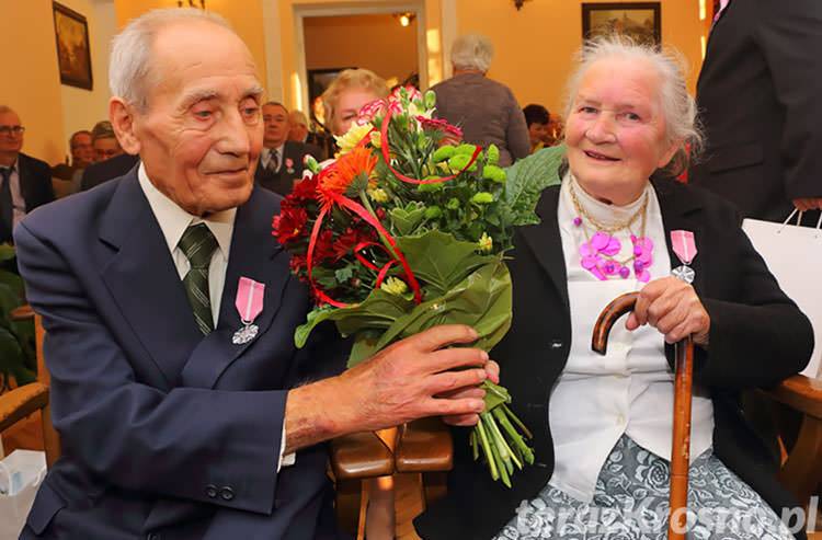 Złote gody w Krośnie. 32 pary obchodziły piękny jubileusz