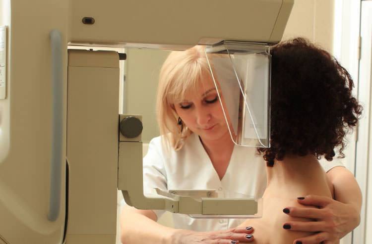 Zbadaj piersi za darmo. Mammobus odwiedzi powiat krośnieński