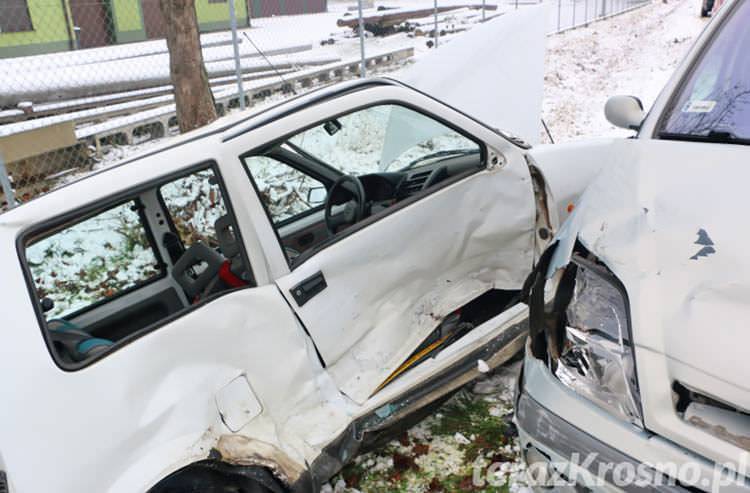 Zderzenie dwóch samochodów w Bratkówce. Jedna osoba w szpitalu