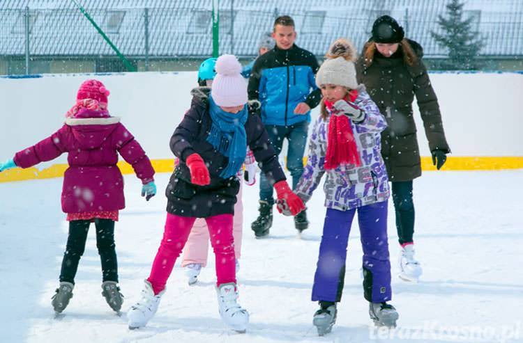 Nadchodzi czas łyżwiarskich szaleństw w Krośnie i Dukli
