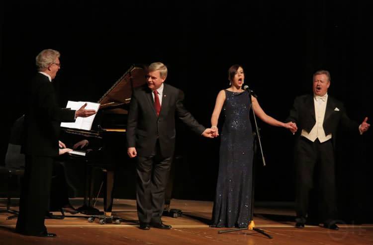 Z uśmiechem przez krainę dźwięków