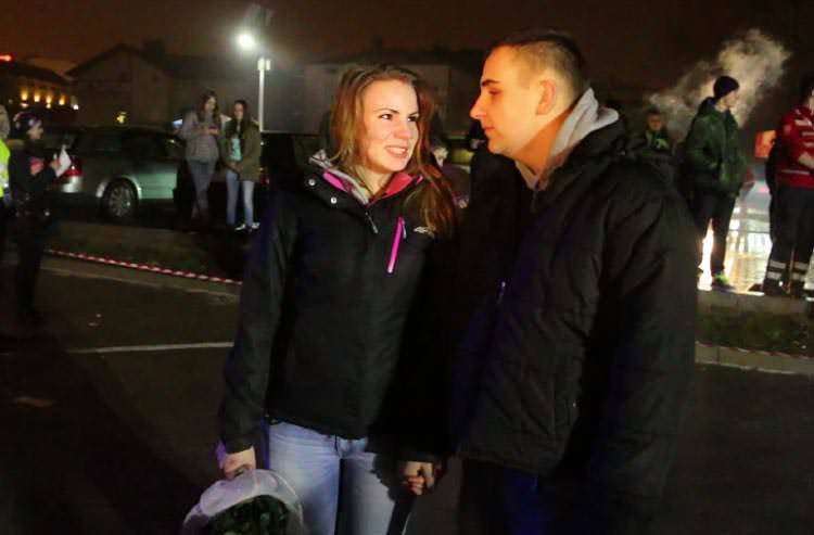 Oświadczyny po pokazie strażackim [WIDEO]