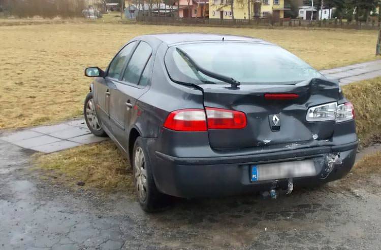 TIR staranował Renault