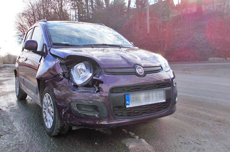 Fiat najechał na tył Peugeota