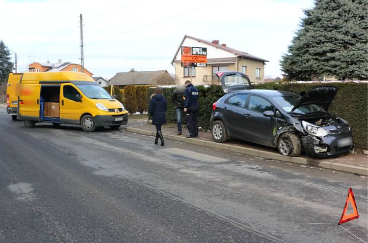 Przesyłki nie dojechały, kolizja w Jedliczu