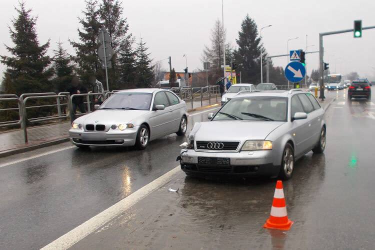 Wymuszenie i zderzenie. Kolizja na Podkarpackiej