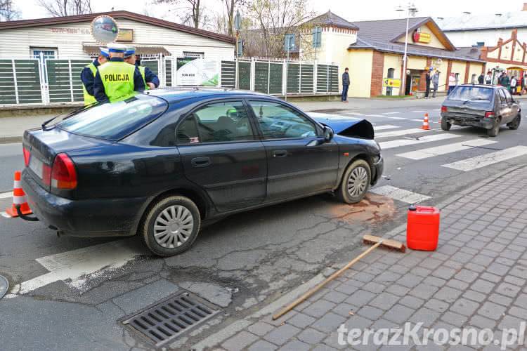Rodzinne zderzenie na Grodzkiej. Poszkodowany pieszy