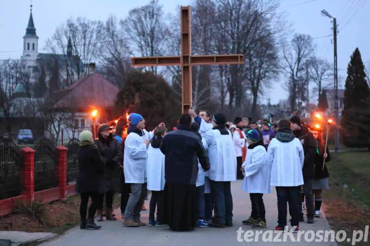 Droga Krzyżowa w Zręcinie [FOTO, WIDEO]