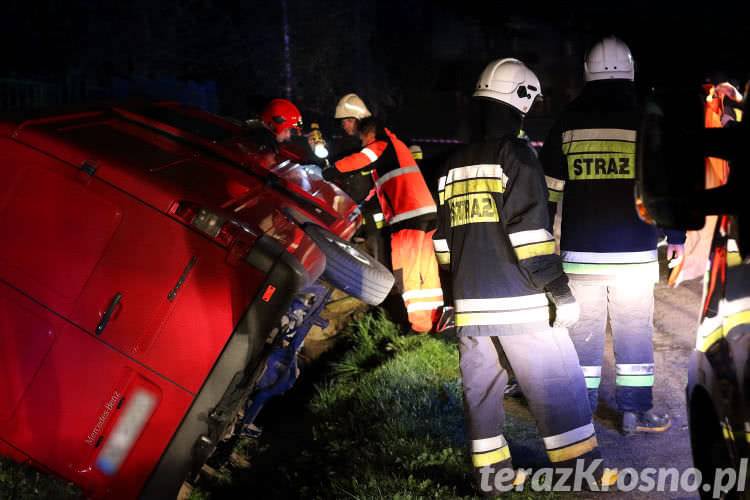 Wypadek busa w Króliku Polskim. Nie żyje pasażerka