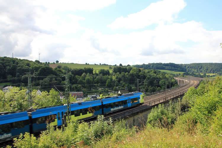 Łącznica kolejowa Krosno - Rzeszów. Który wariant?