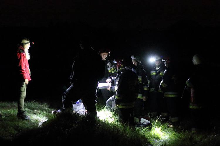 Pożar samochodu litewskiej załogi balonowej w Nienaszowie