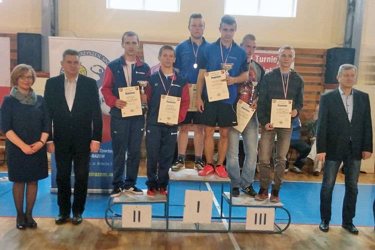Srebro dla uczniów SOSW Krosno na Ogólnopolskim Turnieju Tenisa Stołowego