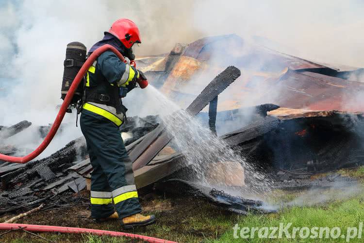 Pożar w Bóbrce. Doszczętnie spłonęła stodoła