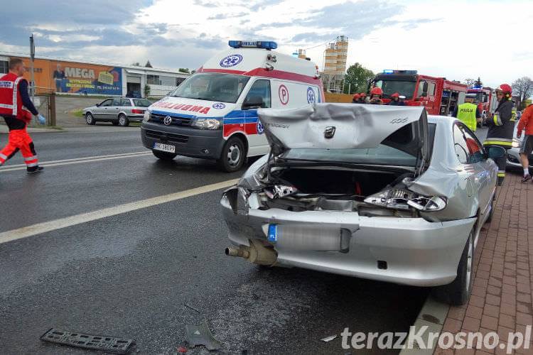 Trzy rozbite samochody. Wszystko przez nieostrożność