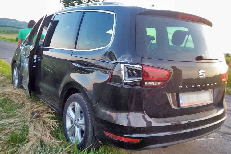 Jeden skręcał, drugi wyprzedzał. Zderzenie Seata z Lublinem