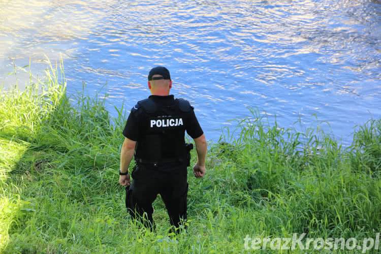 Po kolizji kierowca busa skoczył z mostu