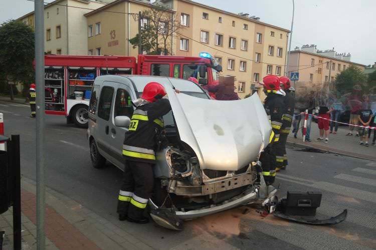 Pechowy poniedziałek 13-tego. Zderzenie na skrzyżowaniu w Krośnie