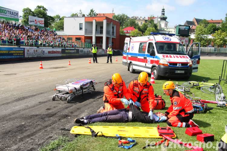 Bezpiecznie na wakacyjnych drogach. Pokazy na stadionie