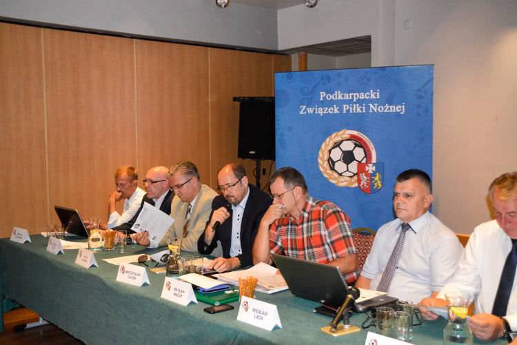 Zarząd Podkarpackiego ZPN obradował w Krośnie