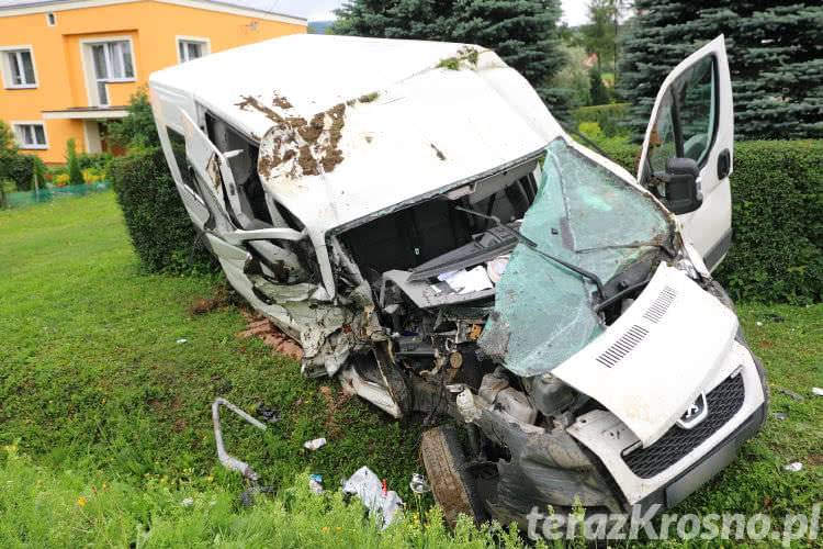 Bus wypadł z drogi w Iwli