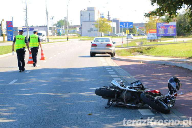 Motocyklista ucierpiał po zderzeniu z samochodem