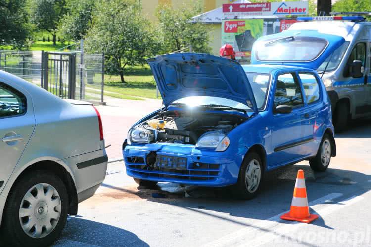 Zasłabł za kierownicą i uderzył w inny samochód