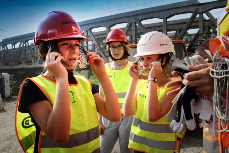 Niecodzienna lekcja bezpieczeństwa z Tomciem Brygadzistą i Zebrą Drogową