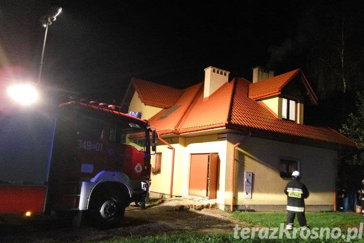 Dym z pieca cofał się do budynku. Interweniowali strażacy
