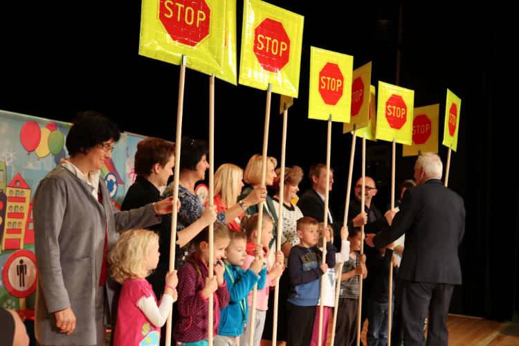 Jestem widoczny, jestem bezpieczny. Dzieci otrzymały odblaski