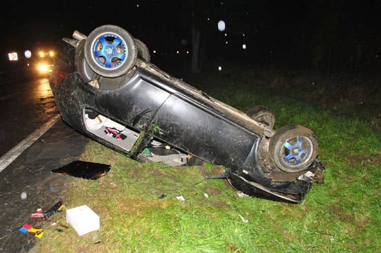 Wypadek w Rymanowie, dachował volkswagen