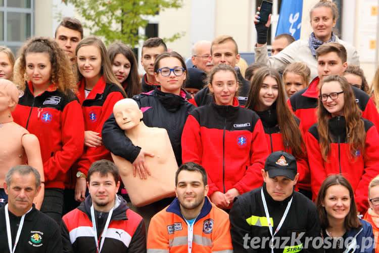 W PWSZ bili rekord w jednoczesnym prowadzeniu akcji resuscytacji krążeniowo-oddechowej