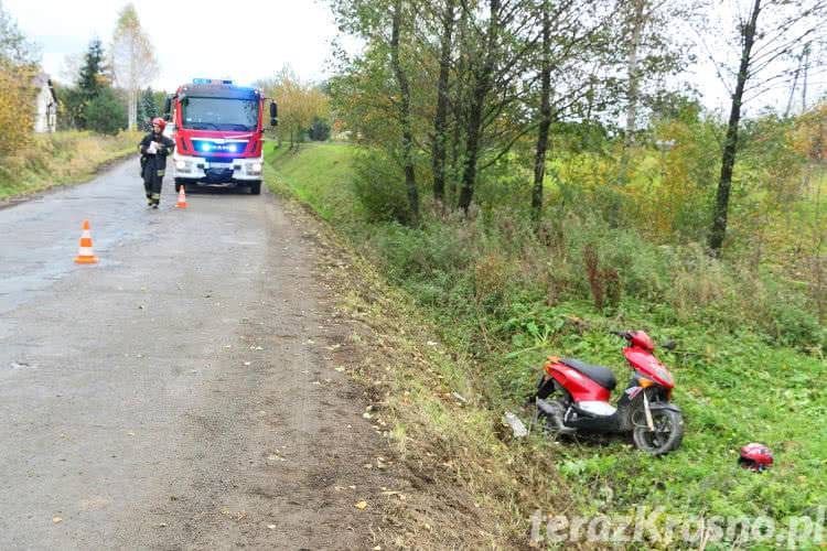 Wypadł z drogi na skuterze