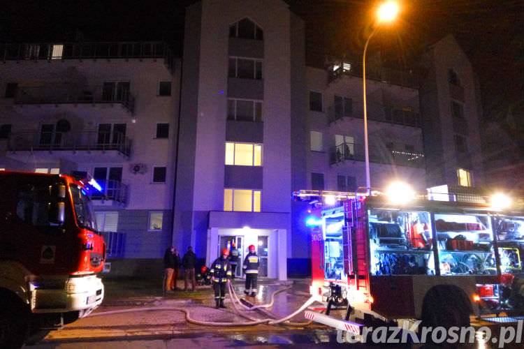 Pożar w bloku przy Hallera